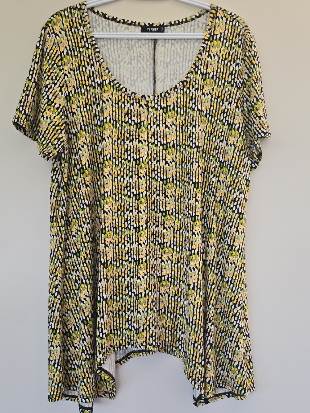 Premise Studio Womens Size 1X Asymetrical Tunic. Rayon/spandex.
